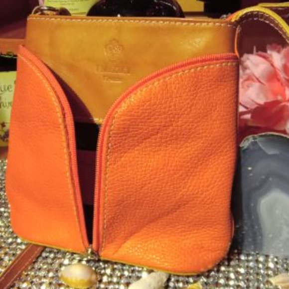 Tiny Bucket Leather Purse by I Medici - Picture 6 of 15